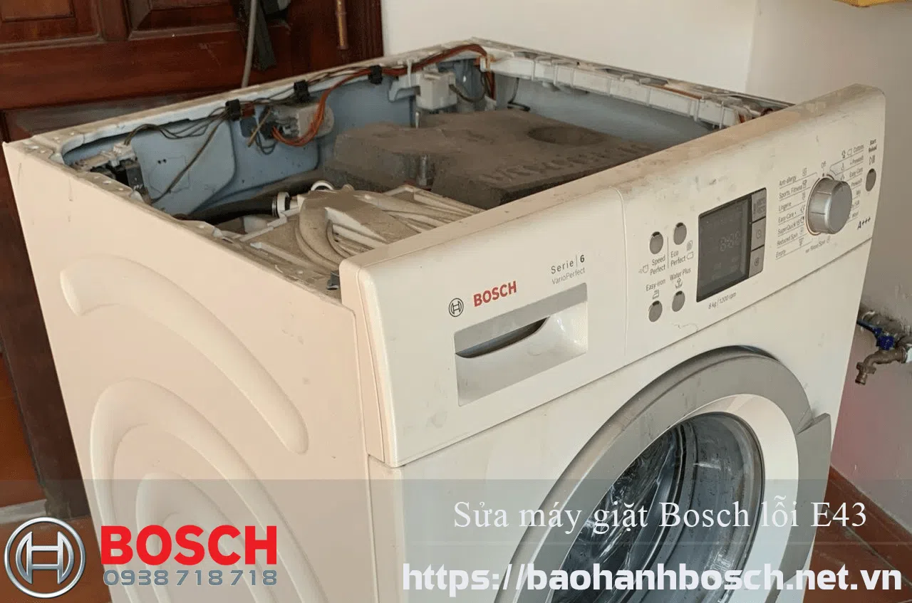 Máy giặt Bosch lỗi E43 đang được sửa chữa, dịch vụ bảo hành uy tín.