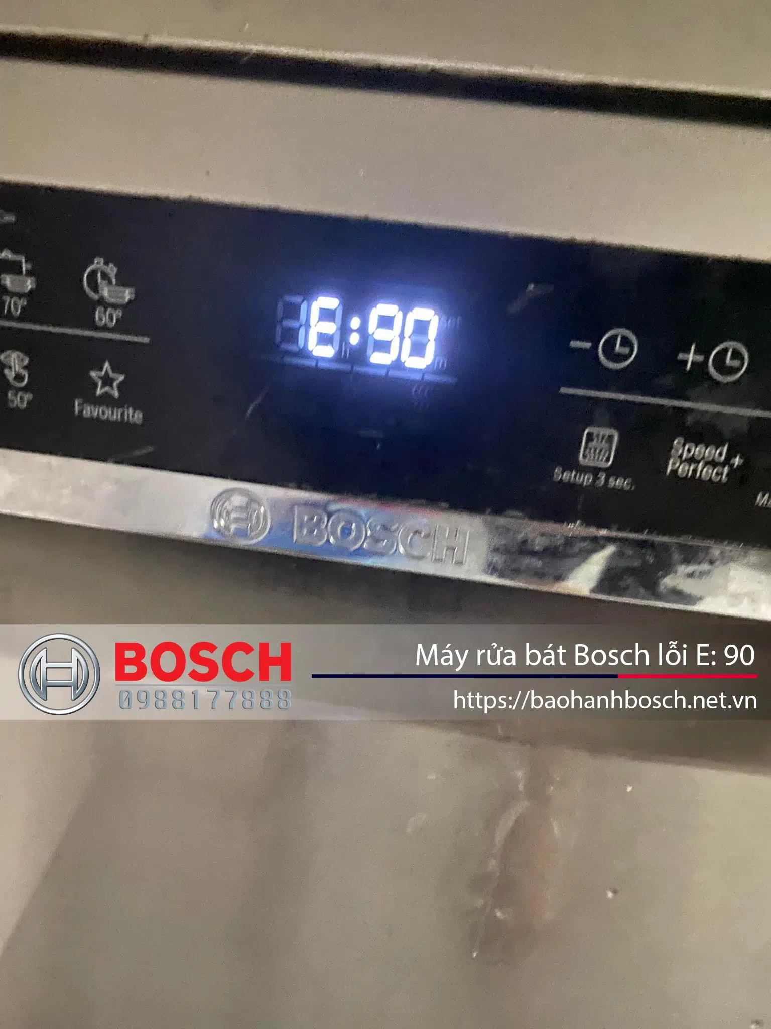 Hình ảnh của máy rửa bát Bosch hiển thị lỗi E: 90.